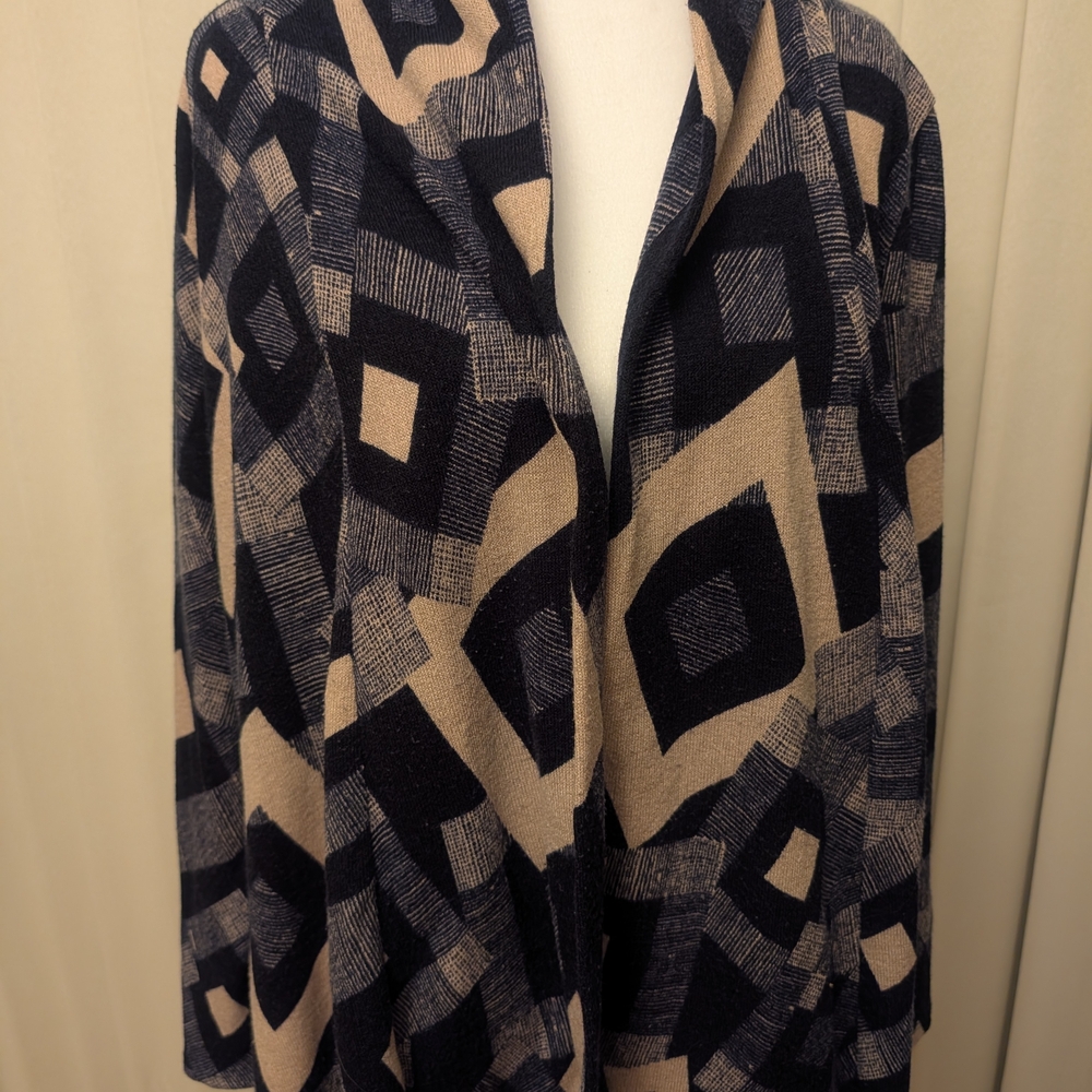 Geometric Patterned Black and Tan Women Sweater